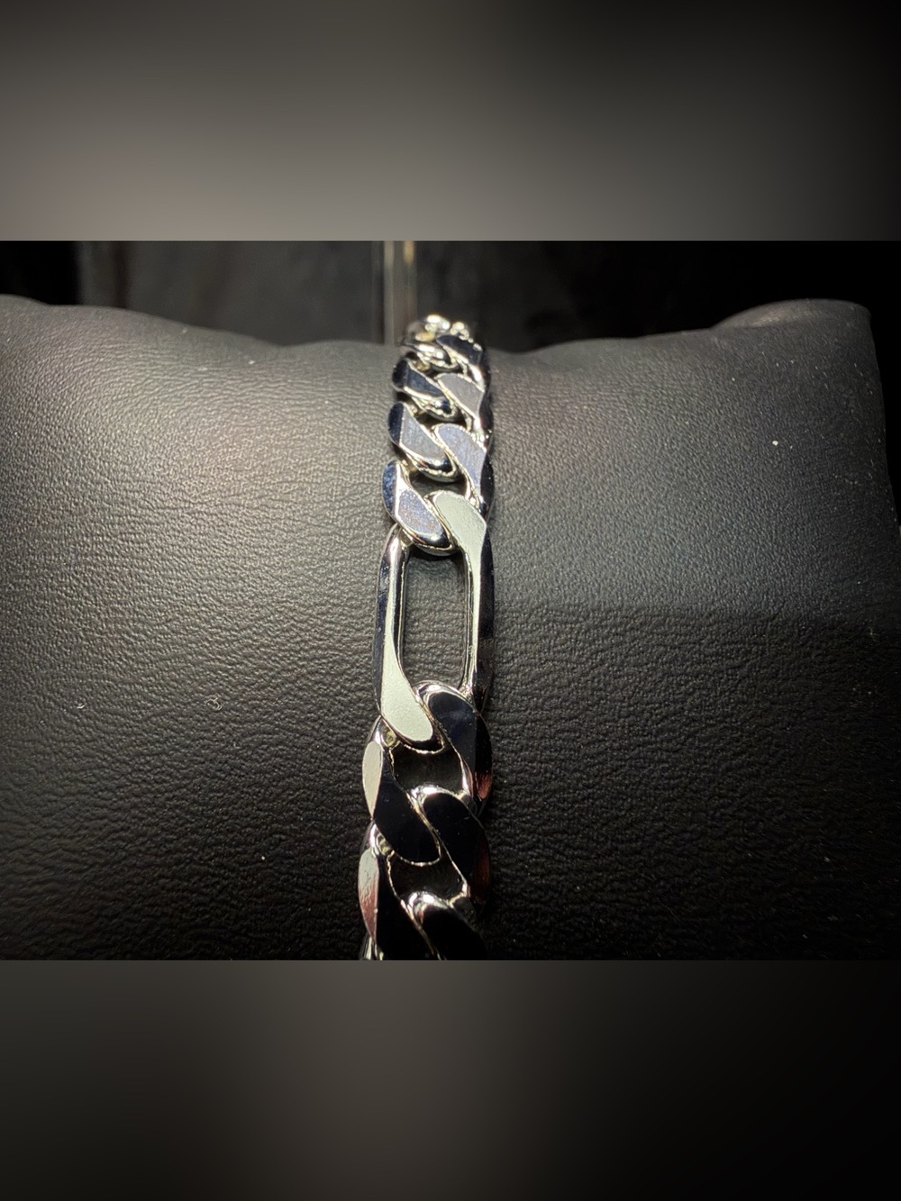 Figaro Link 8in 7MM 925 Premium Finish Bracelet Brand New Stand Out Piece